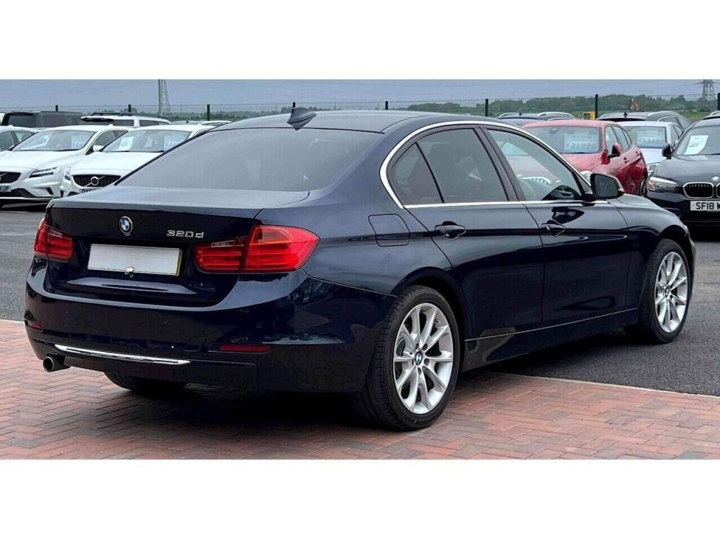 BMW 3 SERIES