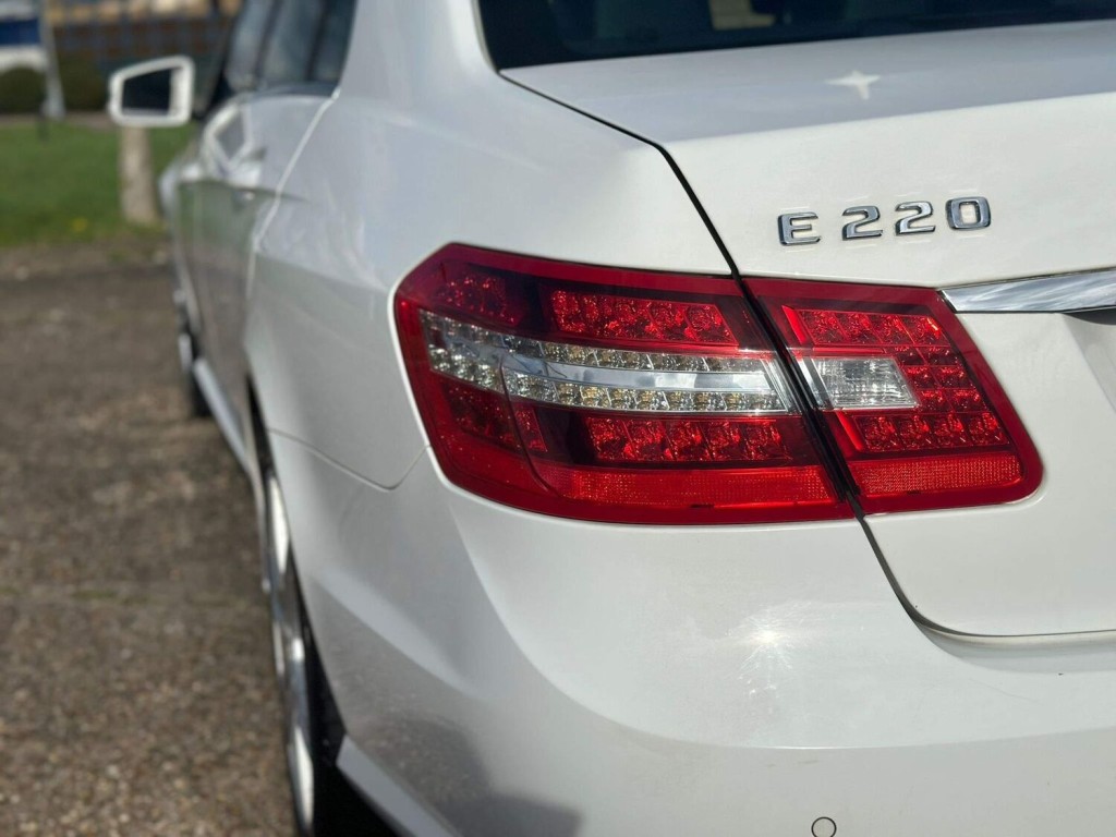 MERCEDES-BENZ E CLASS