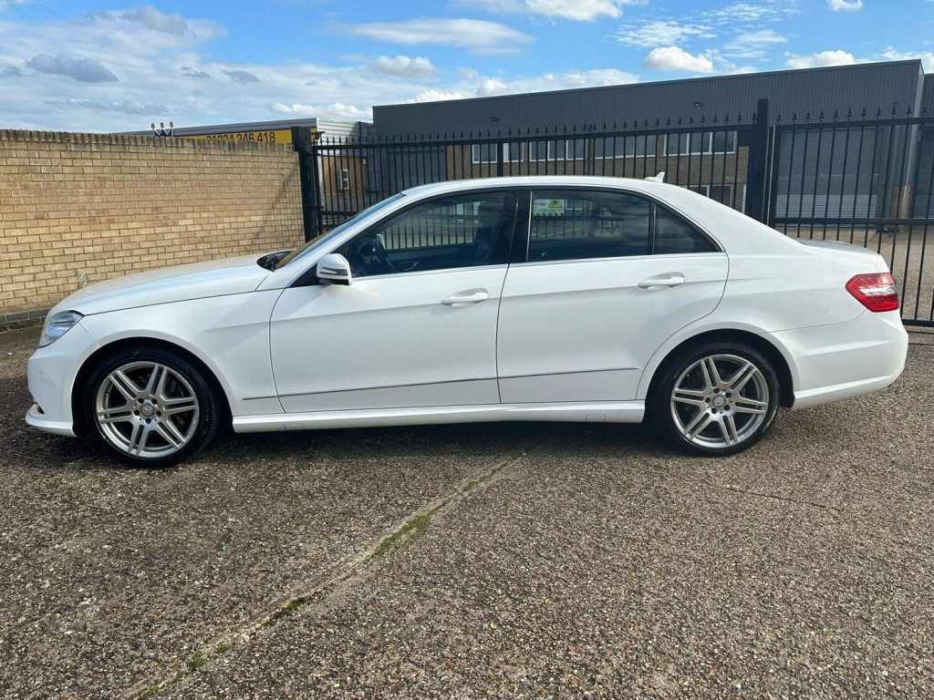 MERCEDES-BENZ E CLASS