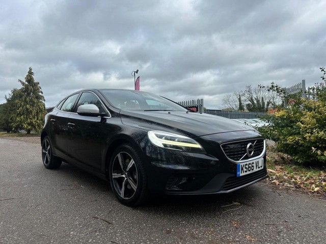 VOLVO V40