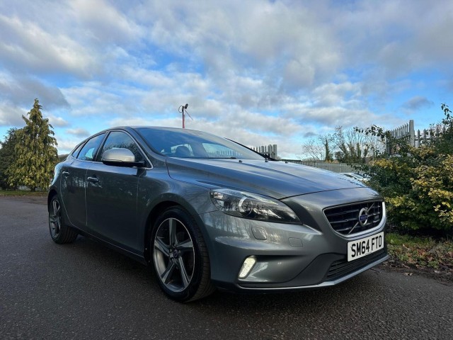 VOLVO V40