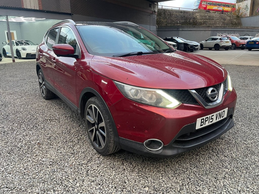 NISSAN QASHQAI 1.2 DIG-T Tekna