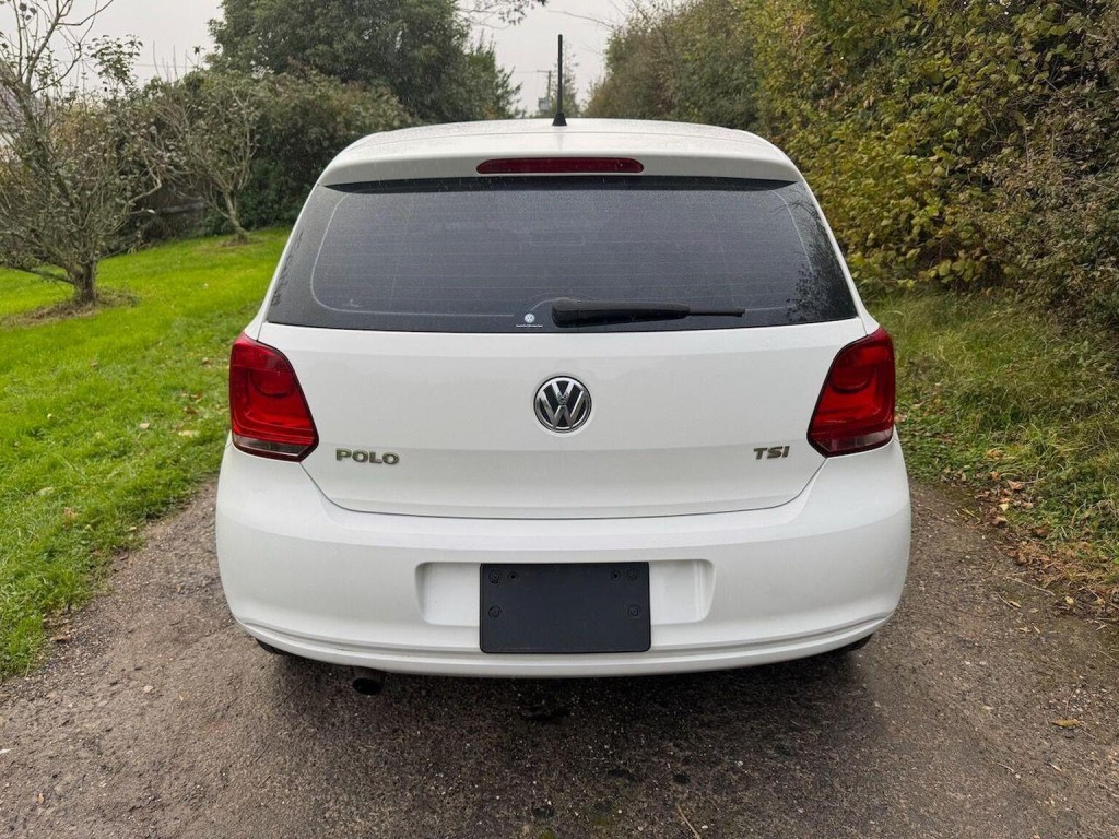 VOLKSWAGEN POLO