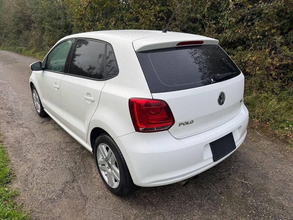 VOLKSWAGEN POLO