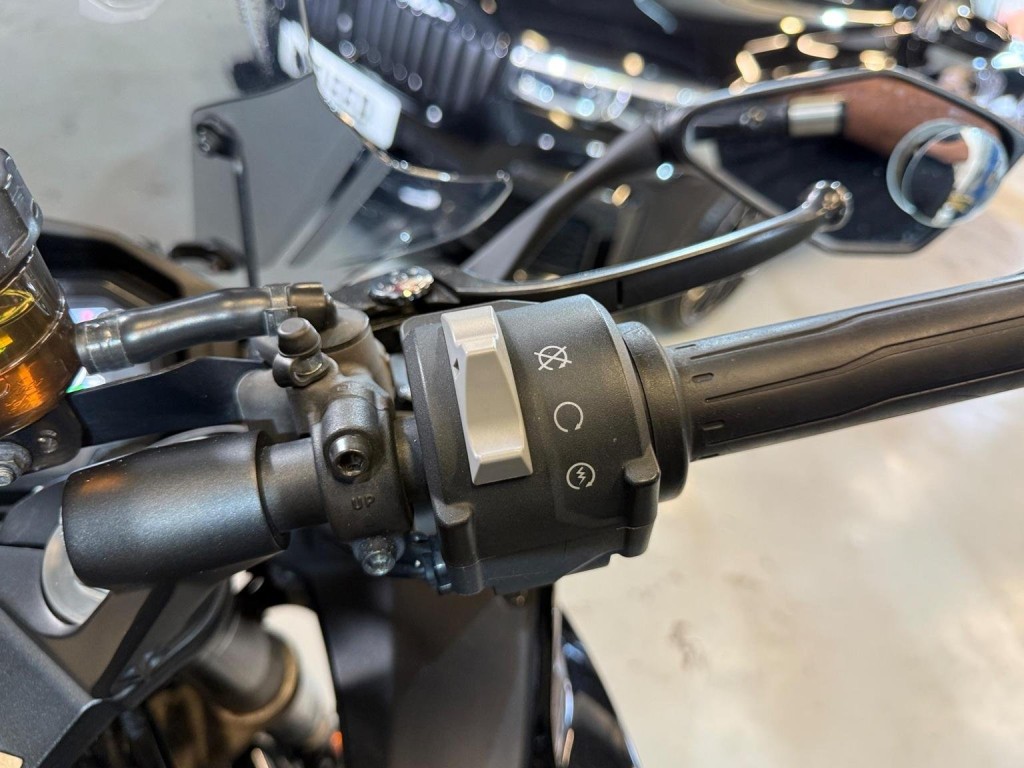 KAWASAKI NINJA 1000SX