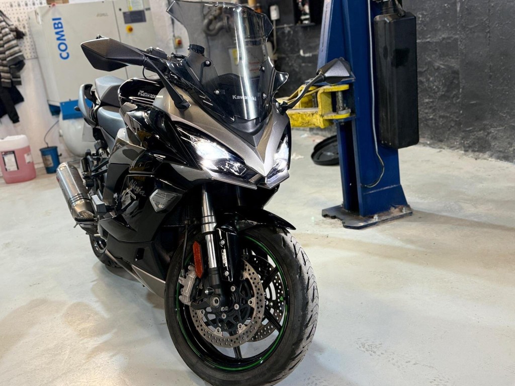 KAWASAKI NINJA 1000SX