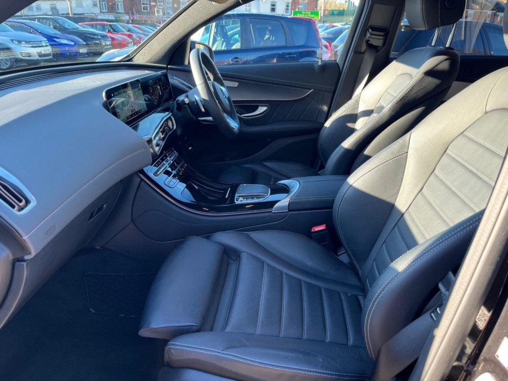 MERCEDES-BENZ EQC