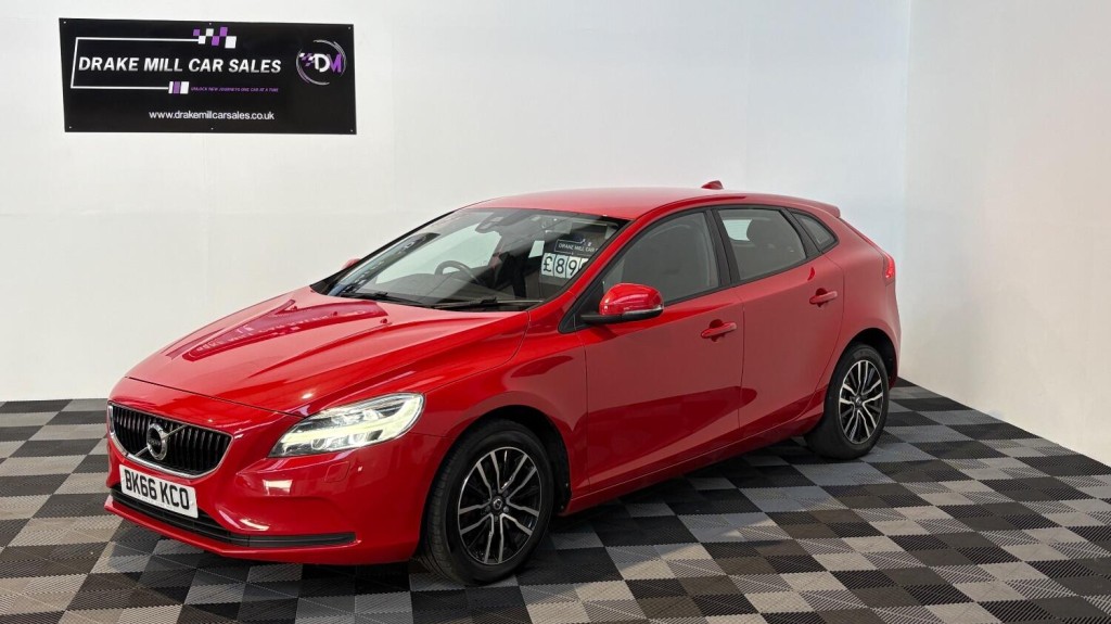 VOLVO V40 2.0 Momentum D2