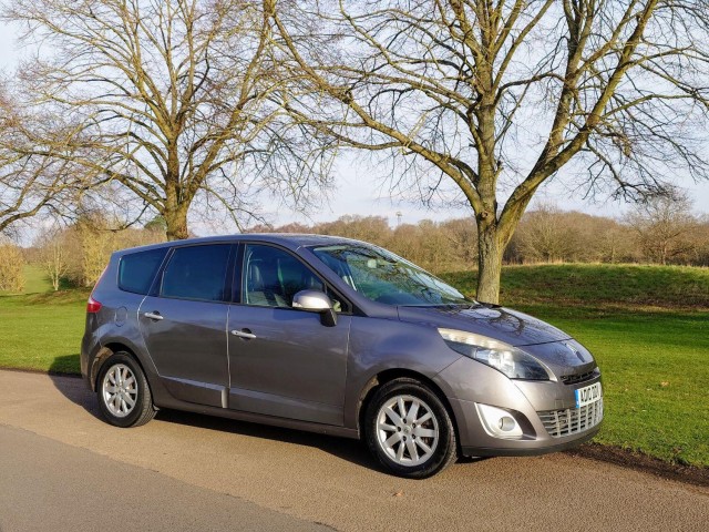 RENAULT GRAND SCENIC 2.0 VVT Privilege TomTom