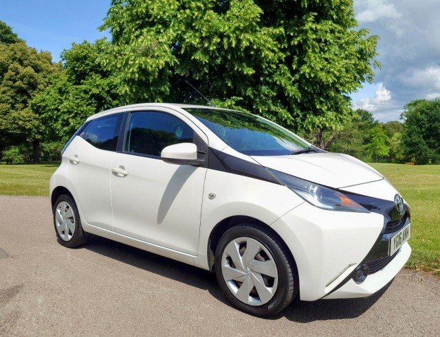 TOYOTA AYGO 1.0 VVT-i x-play