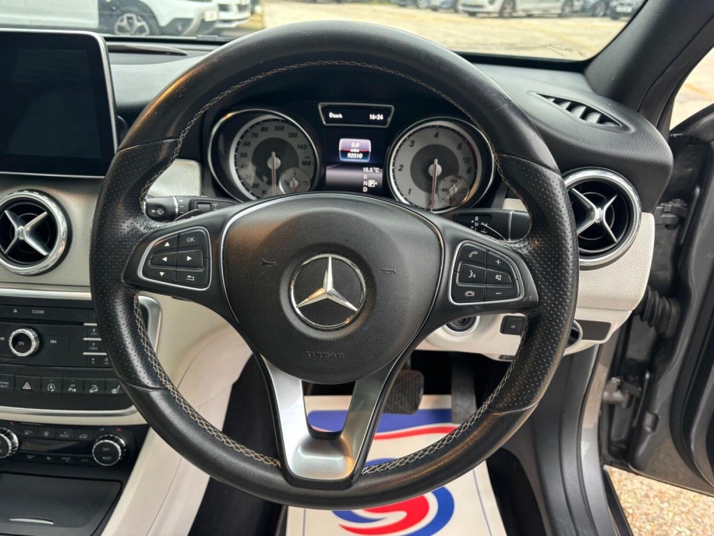 MERCEDES-BENZ GLA CLASS