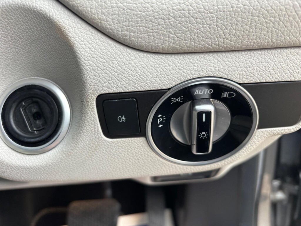 MERCEDES-BENZ GLA CLASS