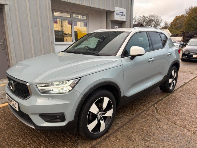 VOLVO XC40