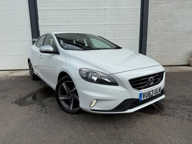 VOLVO V40 1.6 D2 R-Design