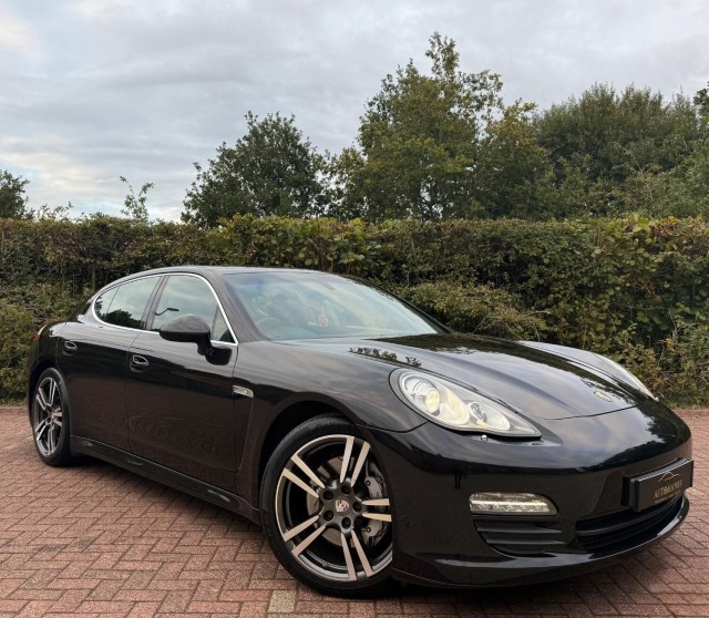 PORSCHE PANAMERA