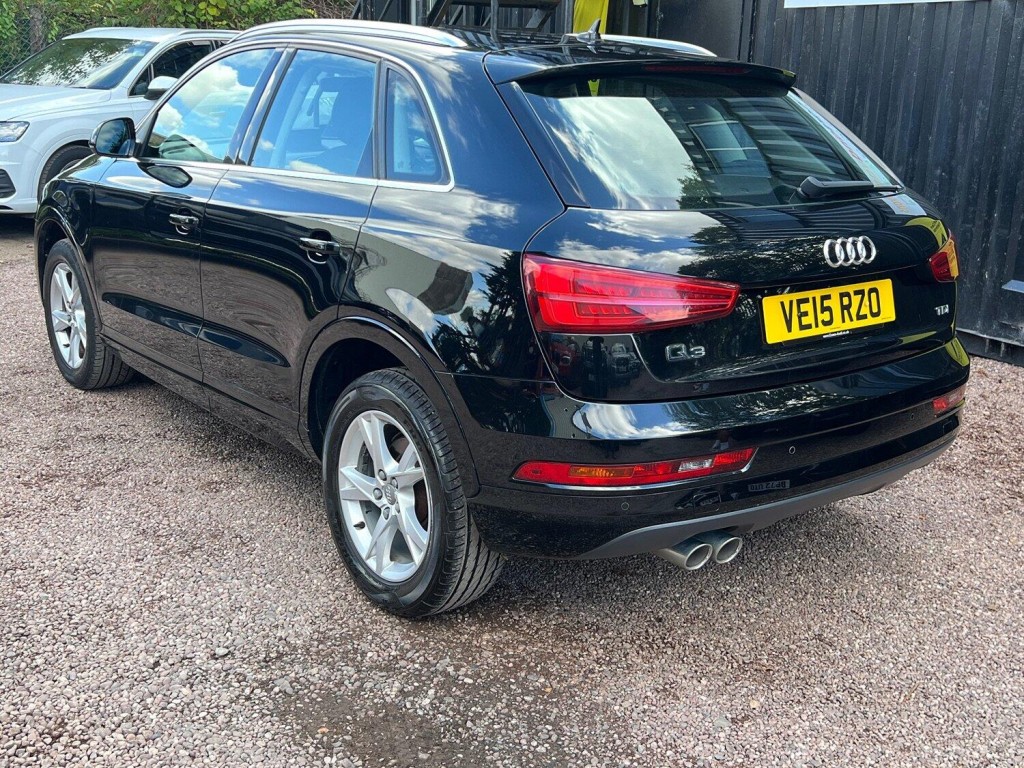 AUDI Q3