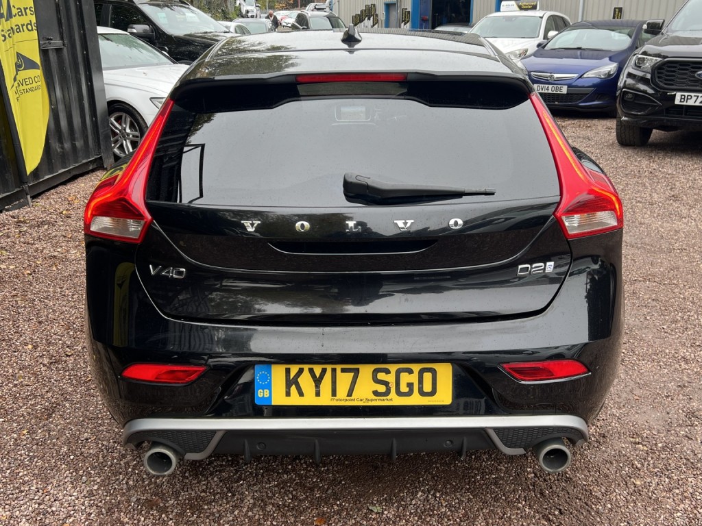 VOLVO V40