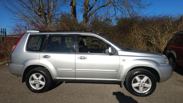 NISSAN X-TRAIL
