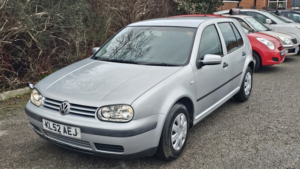 VOLKSWAGEN GOLF