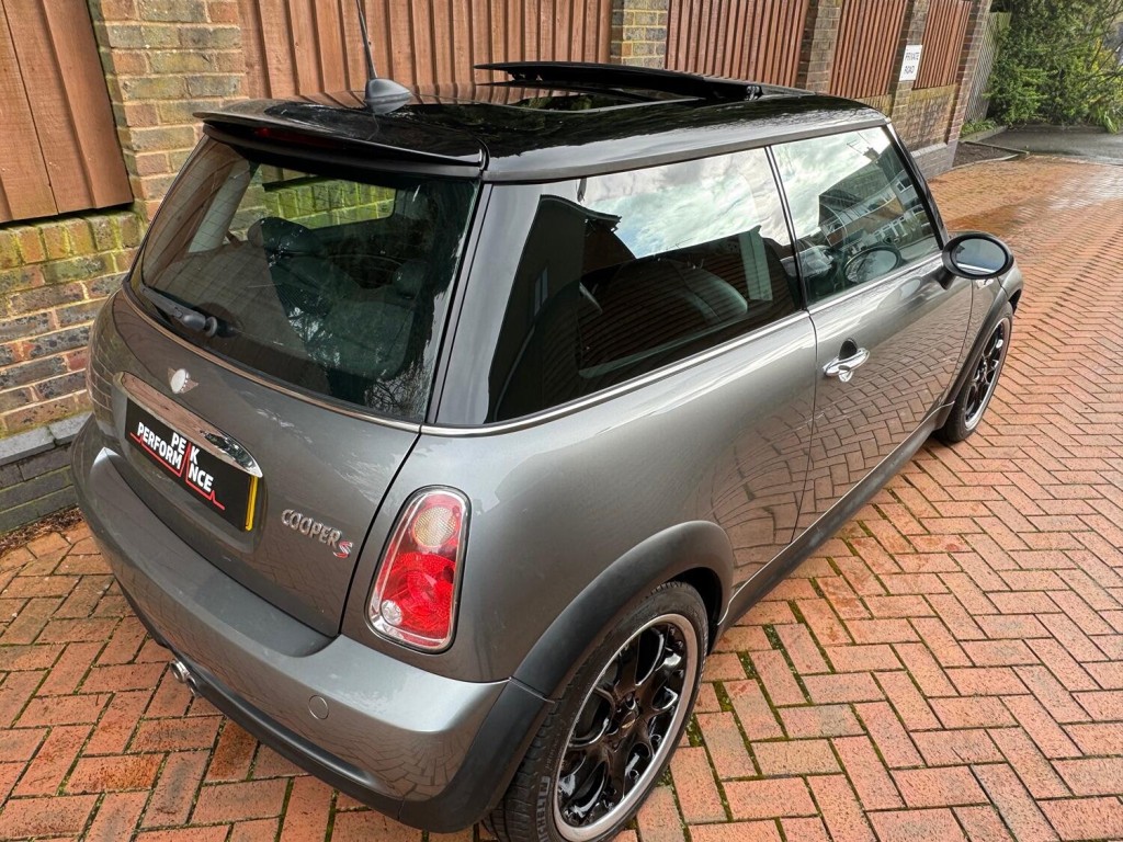 MINI HATCH