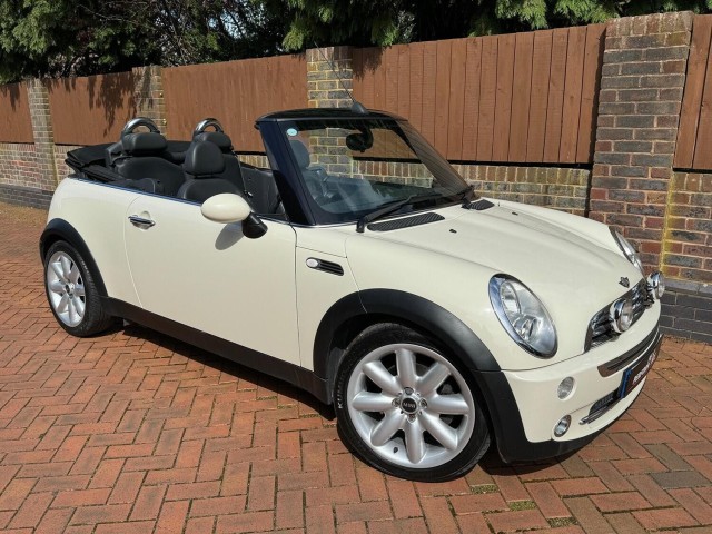 MINI CONVERTIBLE 1.6 Cooper Convertible