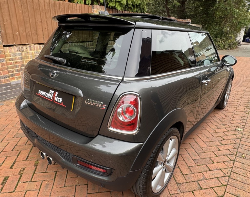 MINI HATCH