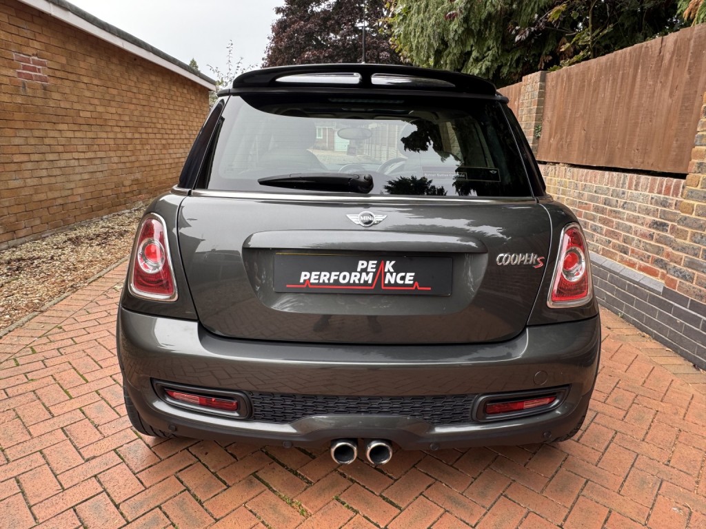 MINI HATCH