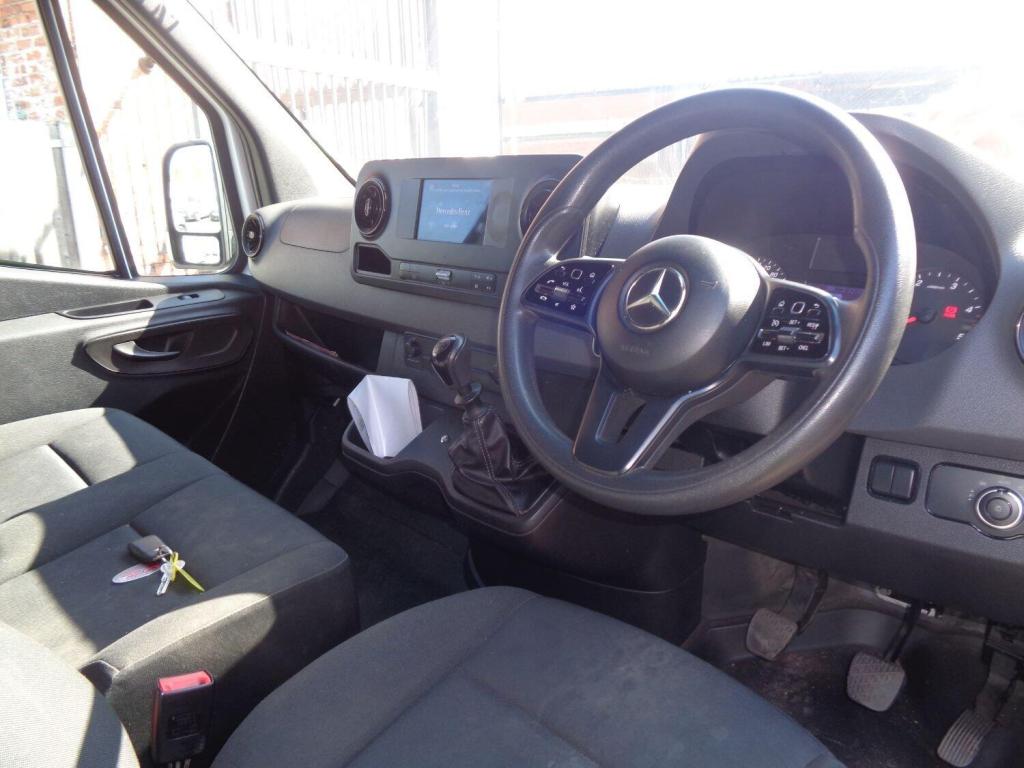 MERCEDES-BENZ SPRINTER