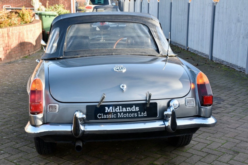 MG MGB GT