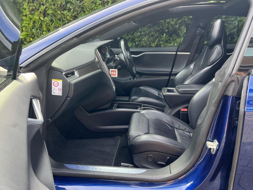 TESLA MODEL S