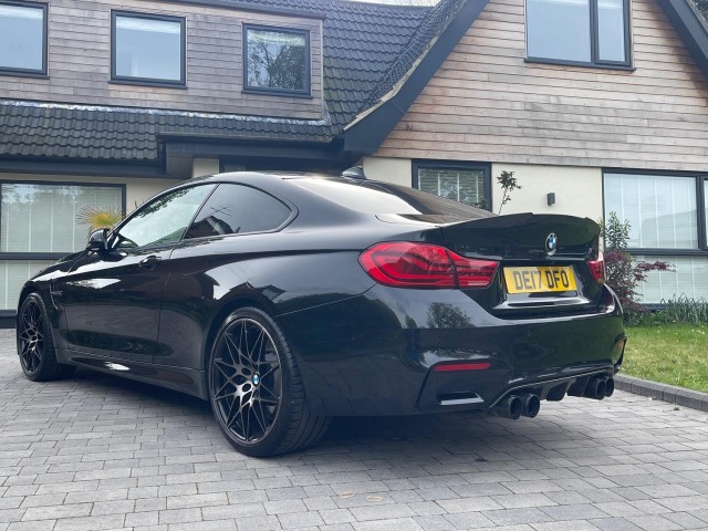 BMW M4 3.0 M4 Coupe Competition Package