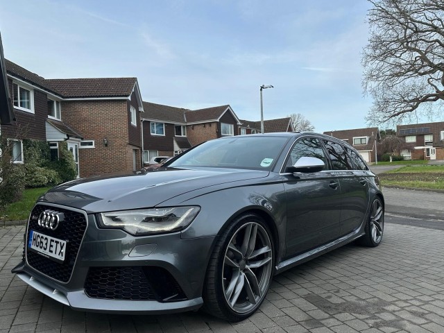 AUDI RS6 4.0 TFSI V8