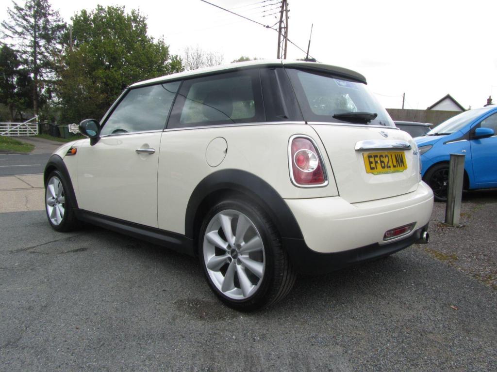 MINI HATCH