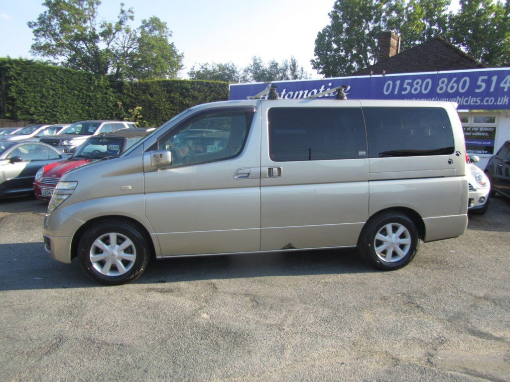 NISSAN ELGRAND