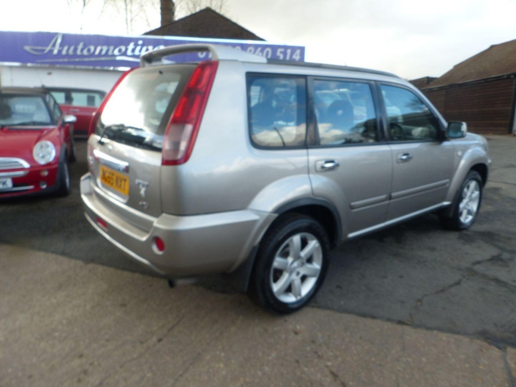 NISSAN X-TRAIL