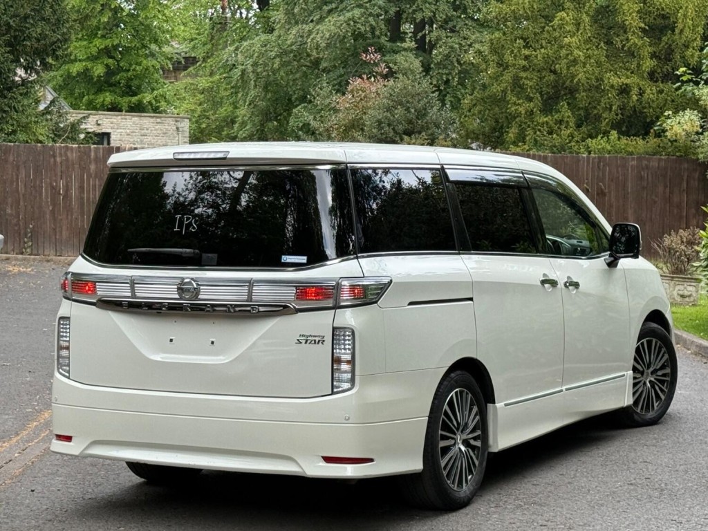 NISSAN ELGRAND