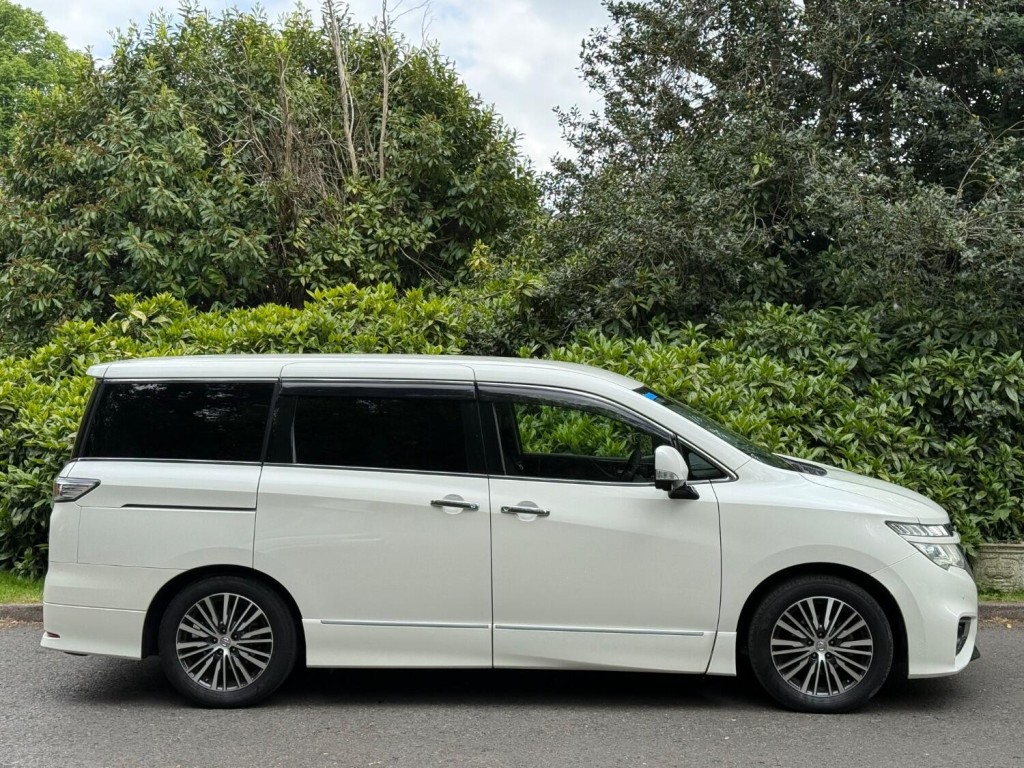 NISSAN ELGRAND
