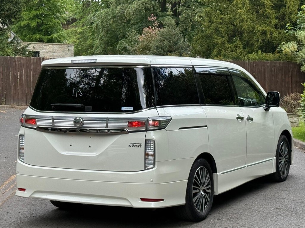 NISSAN ELGRAND