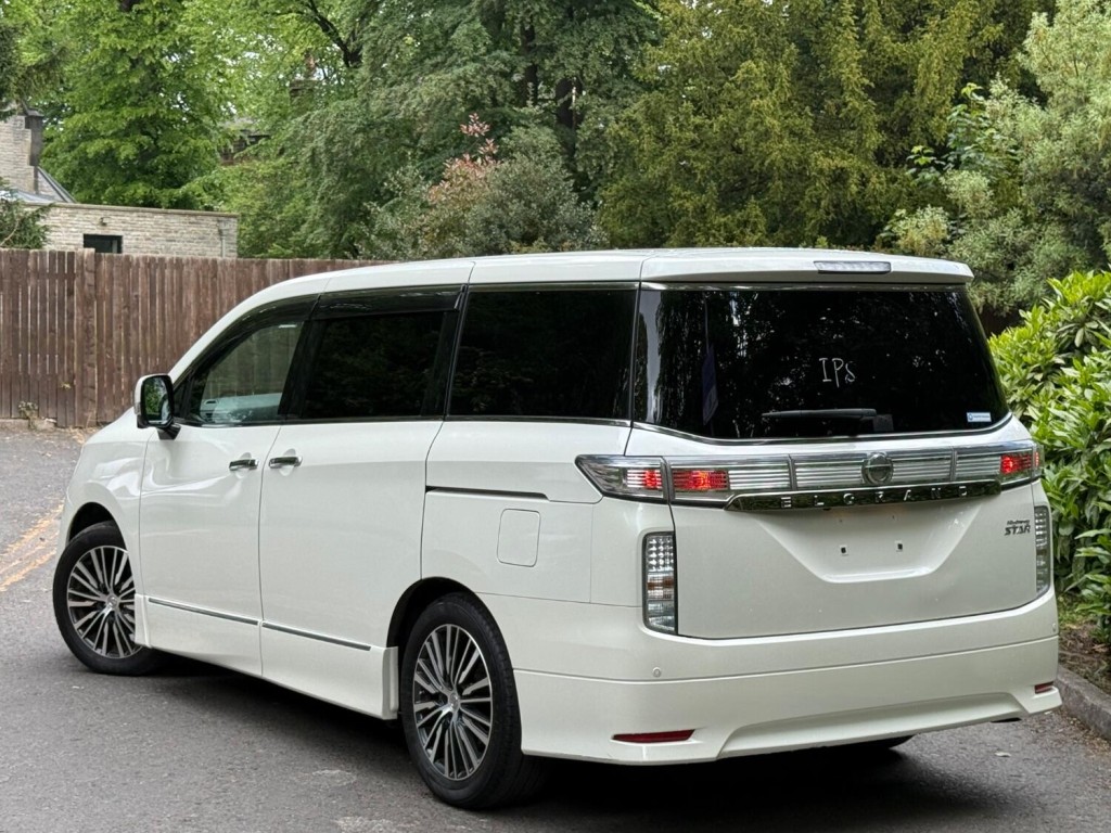 NISSAN ELGRAND