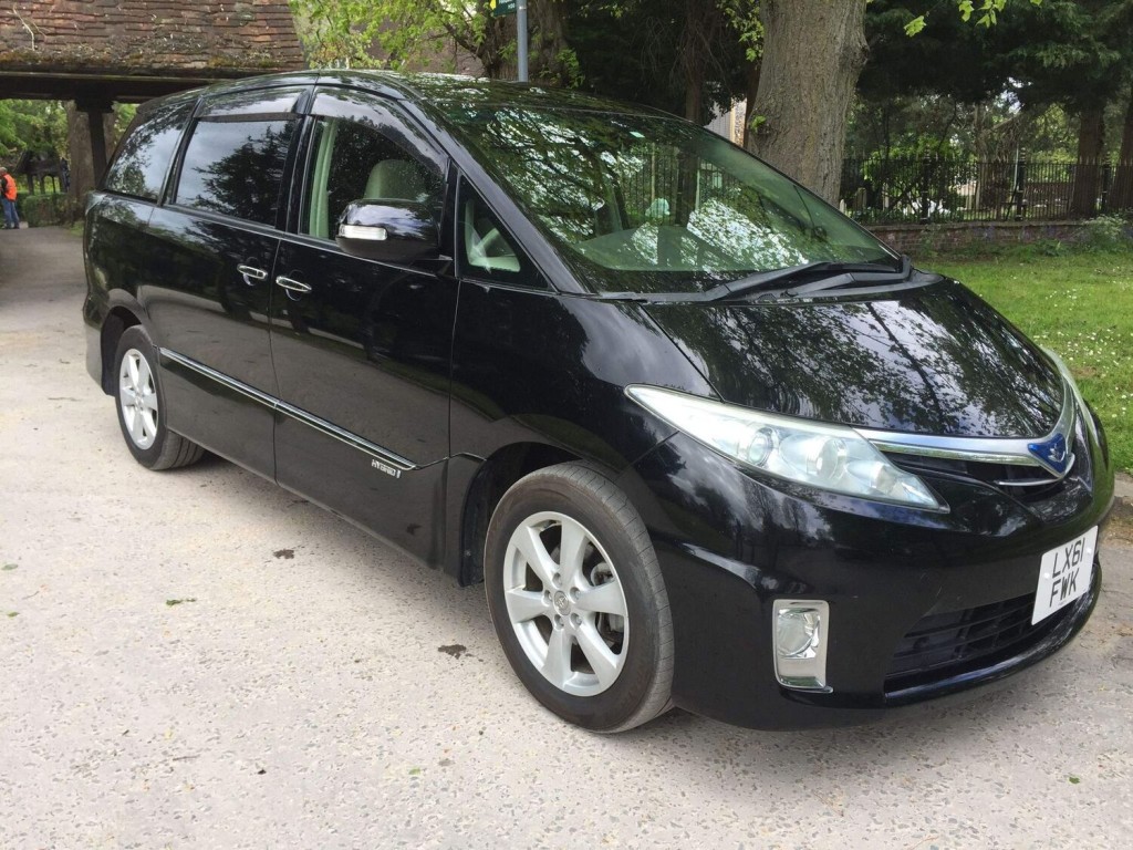 TOYOTA ESTIMA Hybrid