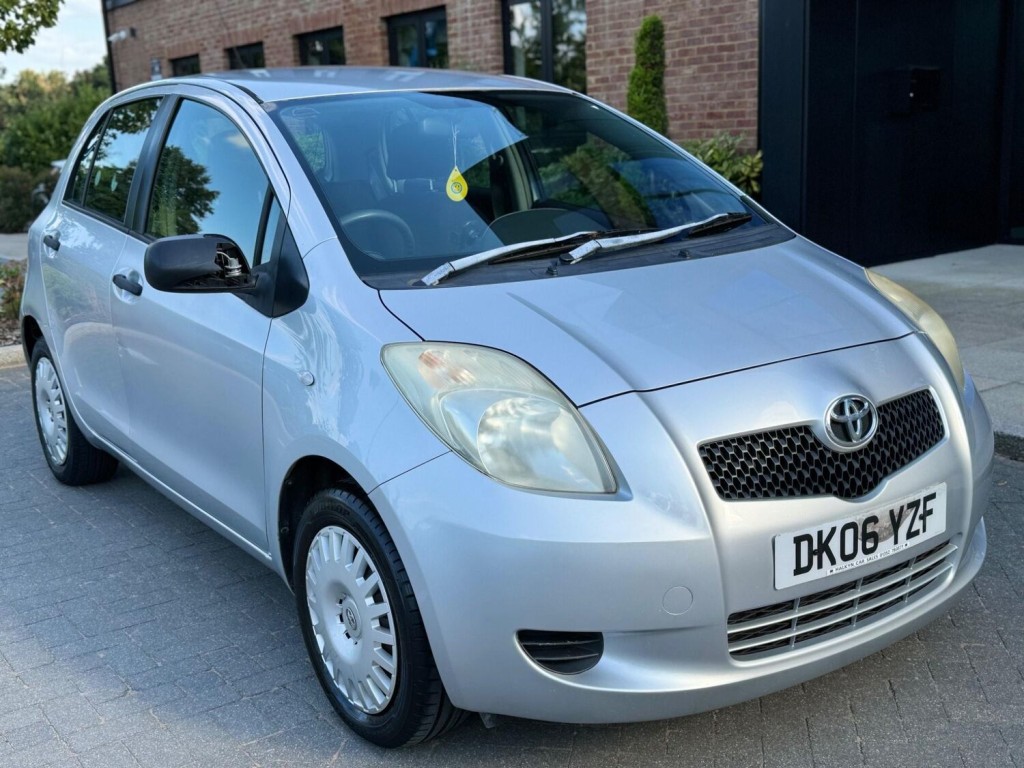 TOYOTA YARIS 1.0 VVT-i T2 5dr