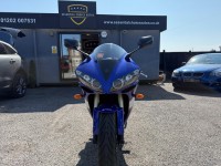 YAMAHA R1
