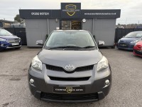 TOYOTA URBAN CRUISER