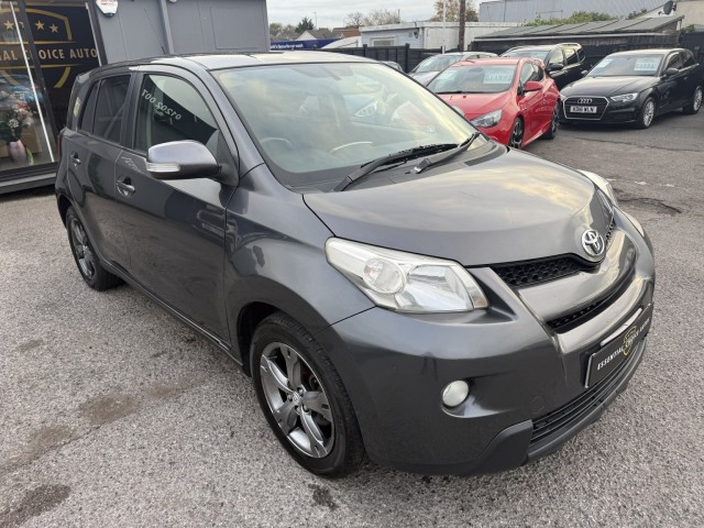 TOYOTA URBAN CRUISER