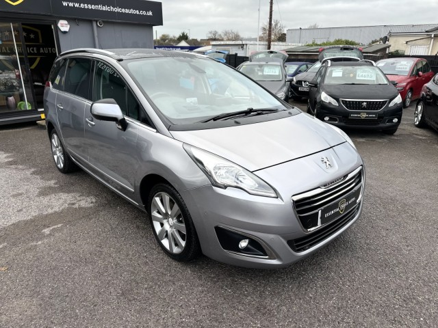 PEUGEOT 5008