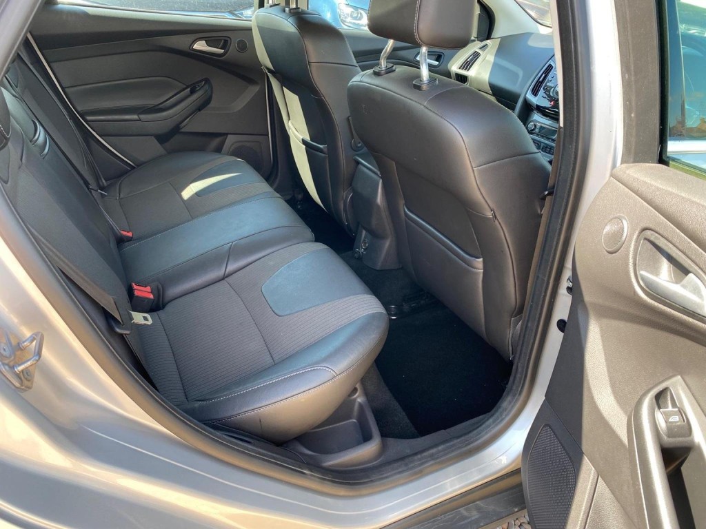 FORD FOCUS