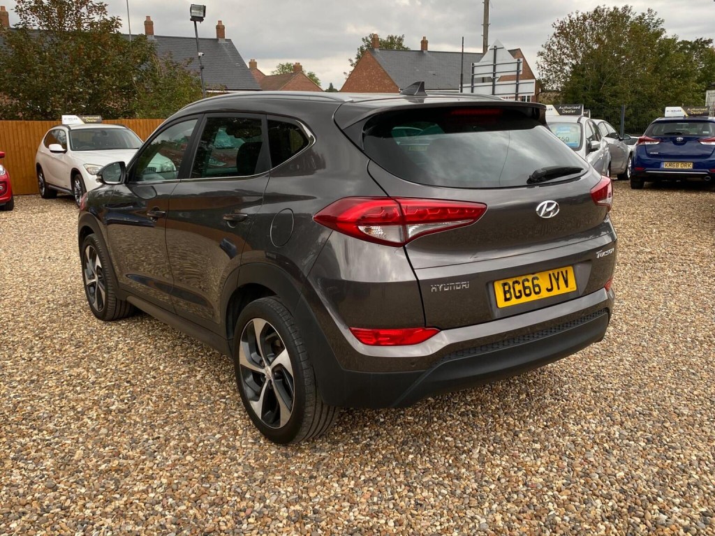 HYUNDAI TUCSON