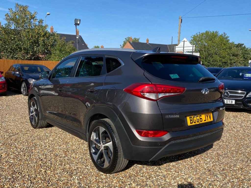 HYUNDAI TUCSON