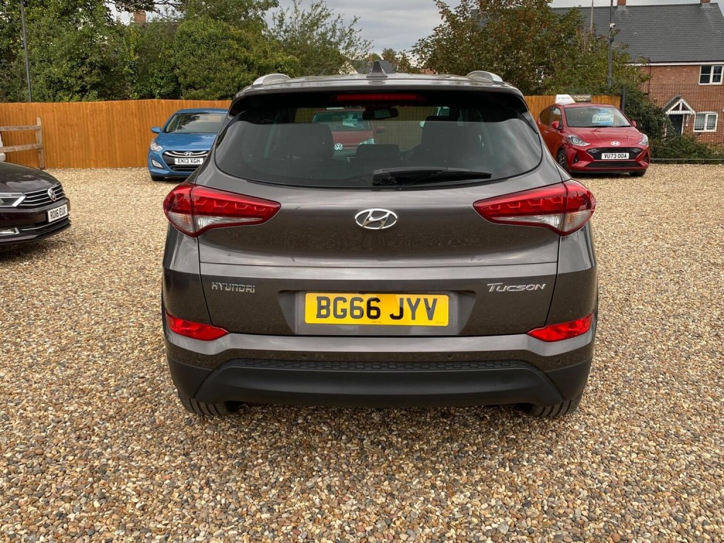 HYUNDAI TUCSON
