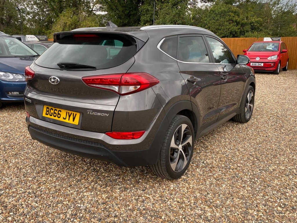 HYUNDAI TUCSON